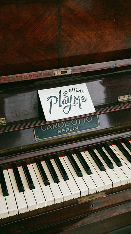 Play me piano